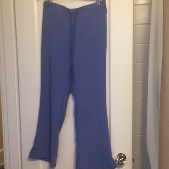 Scrub Set - Picture 3 of 4